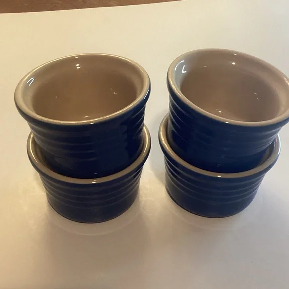 Le Creuset Blue and Cream ramekins, custard cups - Picture 4 of 15